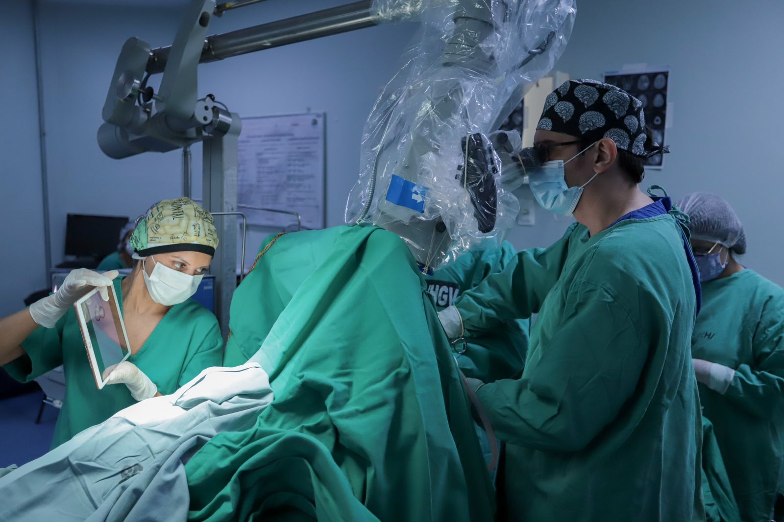 Avanços nas cirurgias com os pacientes acordados desvendam o cérebro